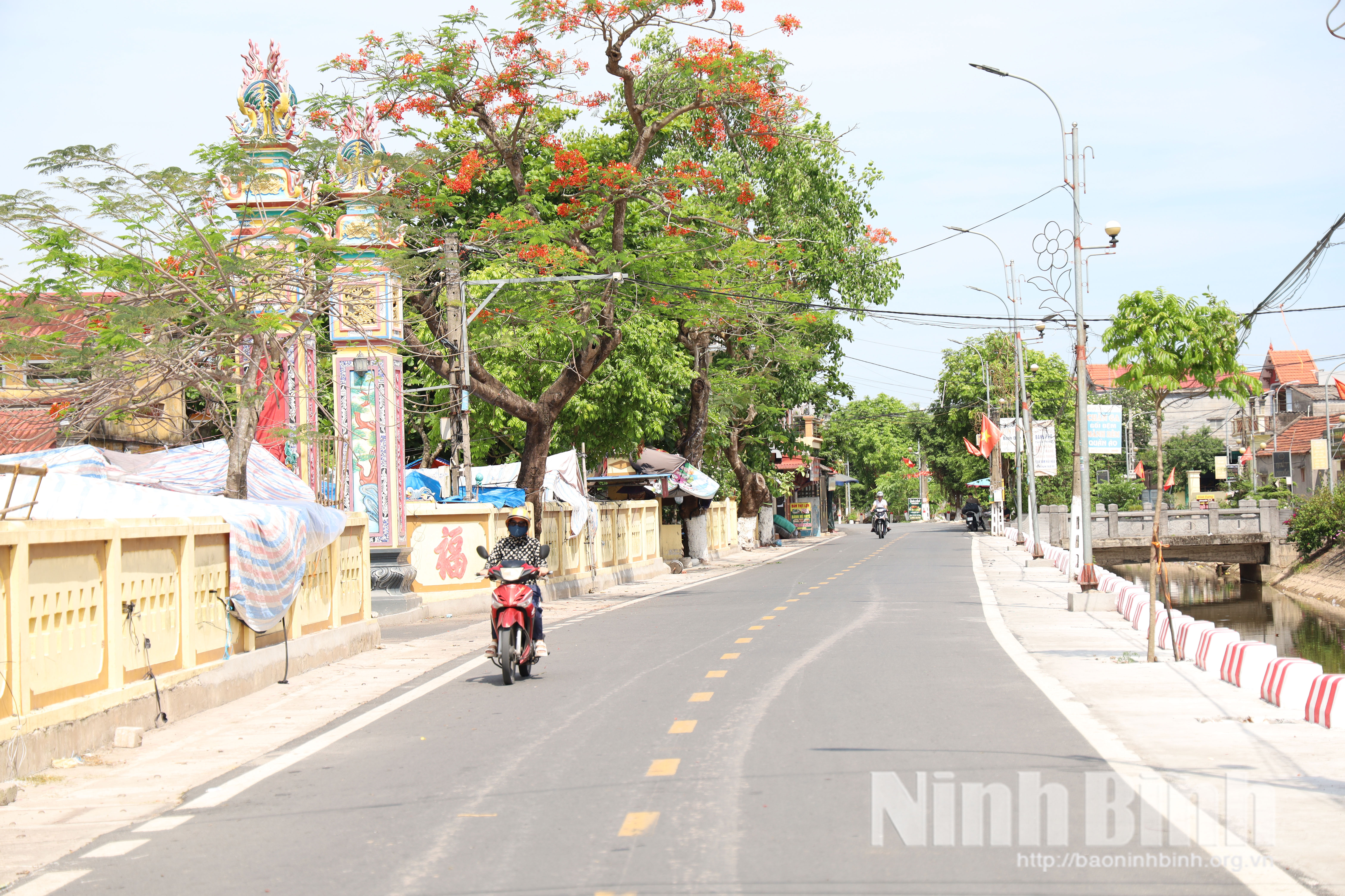 Diện mạo đường làng, ngõ xóm trên địa bàn xã Hải Anh ngày càng khang trang, sạch đẹp. Ảnh: Trần Giang