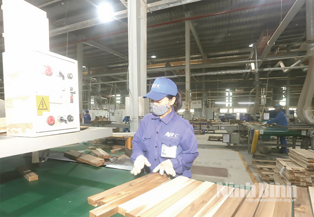 (18,35,90)- Chuyển biến tích cực trong công tác an toàn, vệ sinh lao động

