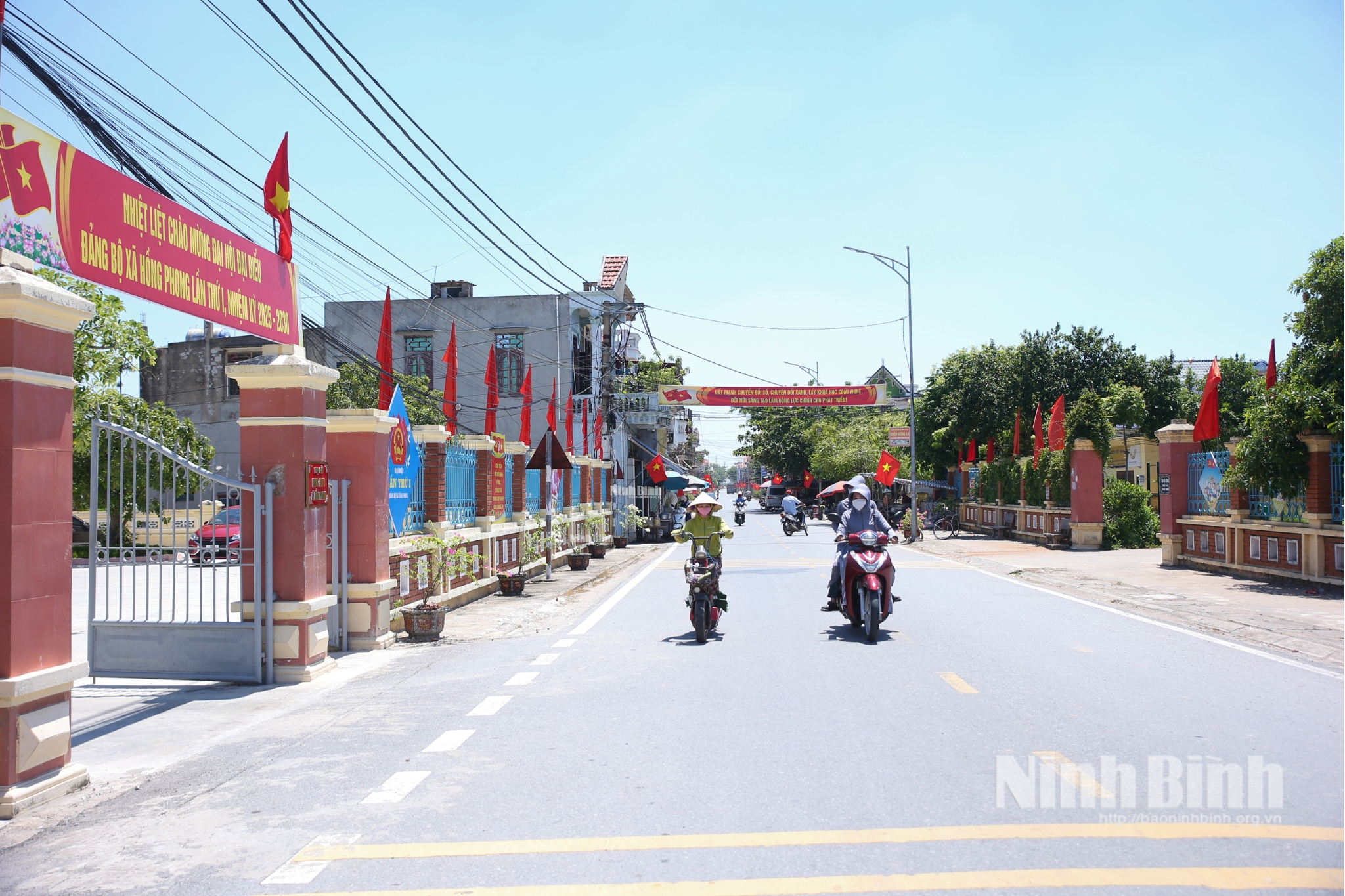 Đảng bộ xã Hồng Phong khẩn trương triển khai thực hiện nghị quyết Đại hội Đảng bộ các cấp.