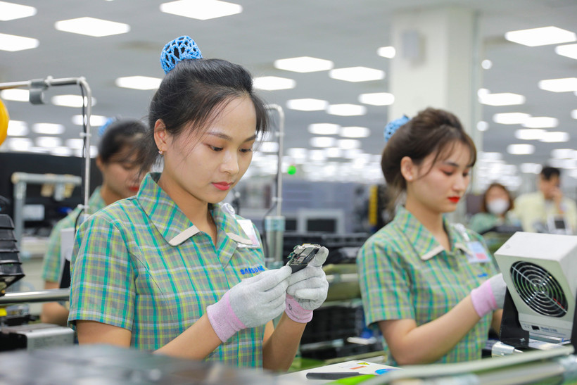Bộ Tài chính xây dựng hai phương án điều chỉnh mức giảm trừ gia cảnh, mỗi phương án dựa sẽ trên một cơ sở tính toán khác nhau để Chính phủ xem xét. (Ảnh: Vietnam+)