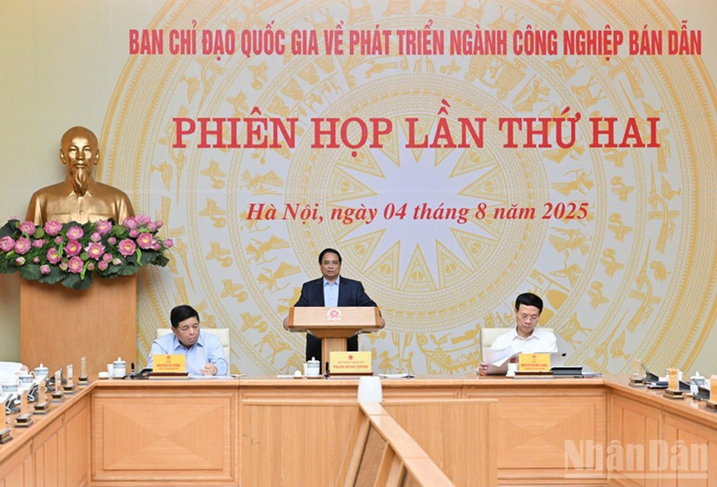 The second meeting of the National Steering Committee on Semiconductor Industry Development is held on August 4. (Photo: NDO)