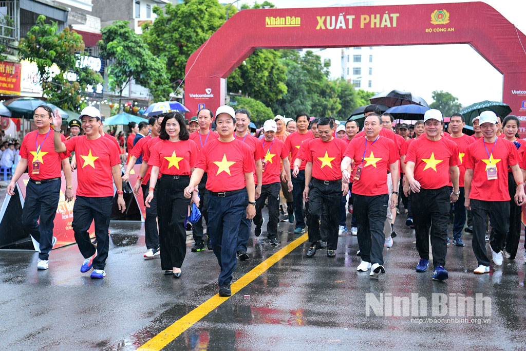 The event was part of activities marking the 80th anniversary of the August Revolution and National Day (September 2, 1945 2025), and the traditional day of the People’s Public Security Force (August 19, 1945 2025).