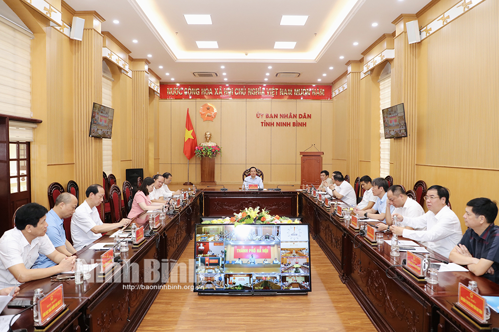 Các đại biểu dự hội nghị tại điểm cầu tỉnh Ninh Bình.