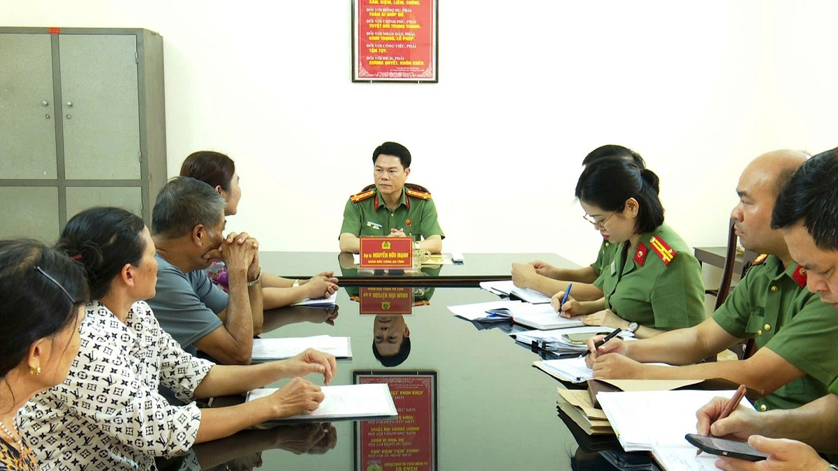 Đồng chí Giám đốc Công an tỉnh tiếp dân (tháng 7/2025).