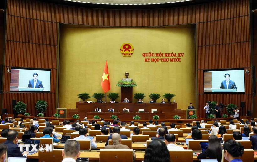 Chủ tịch nước Lương Cường trình bày Báo cáo tổng kết công tác nhiệm kỳ 2021-2026 của Chủ tịch nước trong phiên khai mạc ngày 20/10. (Ảnh: TTXVN)