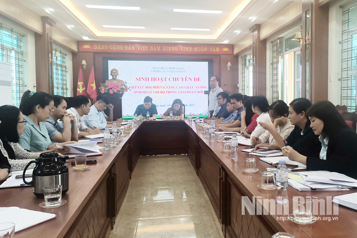 Chi bộ Các cơ quan Đảng xã Bình Giang sinh hoạt chuyên đề "Tiếp tục đổi mới và nâng cao chất lượng sinh hoạt chi bộ trong giai đoạn mới".