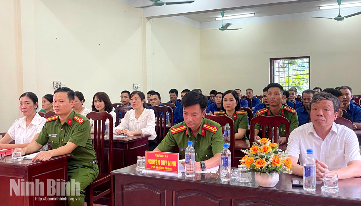 Toàn cảnh lễ bễ giảng lớp xóa mù chữ dành cho học viên đang cai nghiện tại Cơ sở Cai nghiện ma túy số 2 tỉnh Ninh Bình.