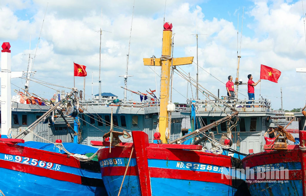 Ngư dân xã Hải Thịnh chuẩn bị ra khơi