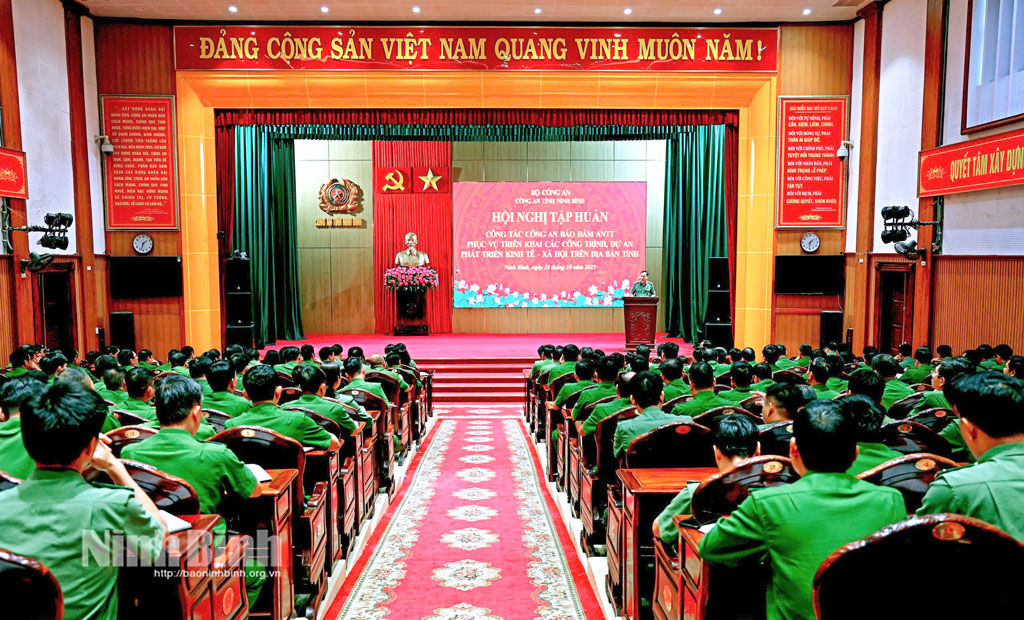 Quang cảnh hội nghị.