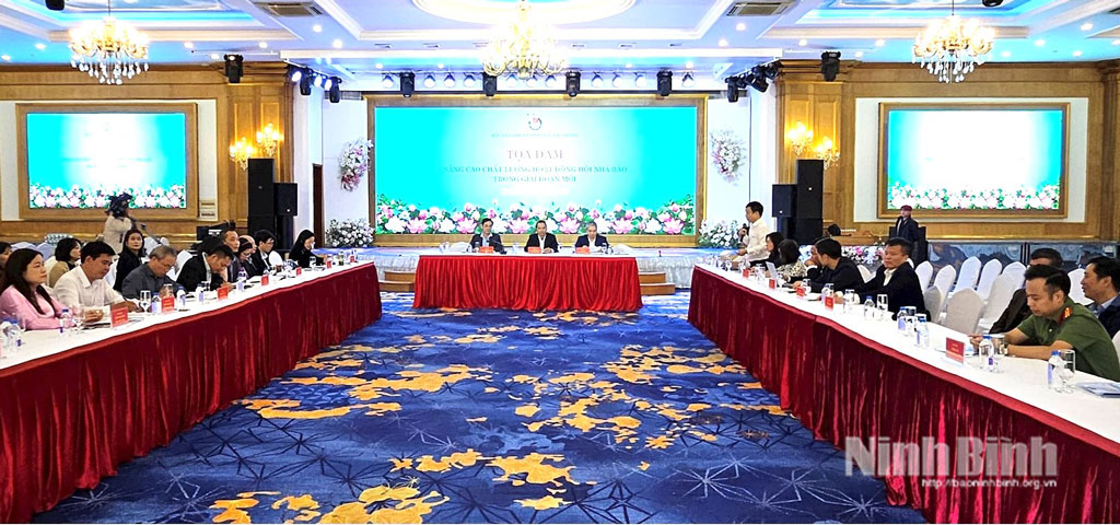 Quang cảnh toạ đàm “Nâng cao chất lượng hoạt động Hội Nhà báo trong giai đoạn mới”.