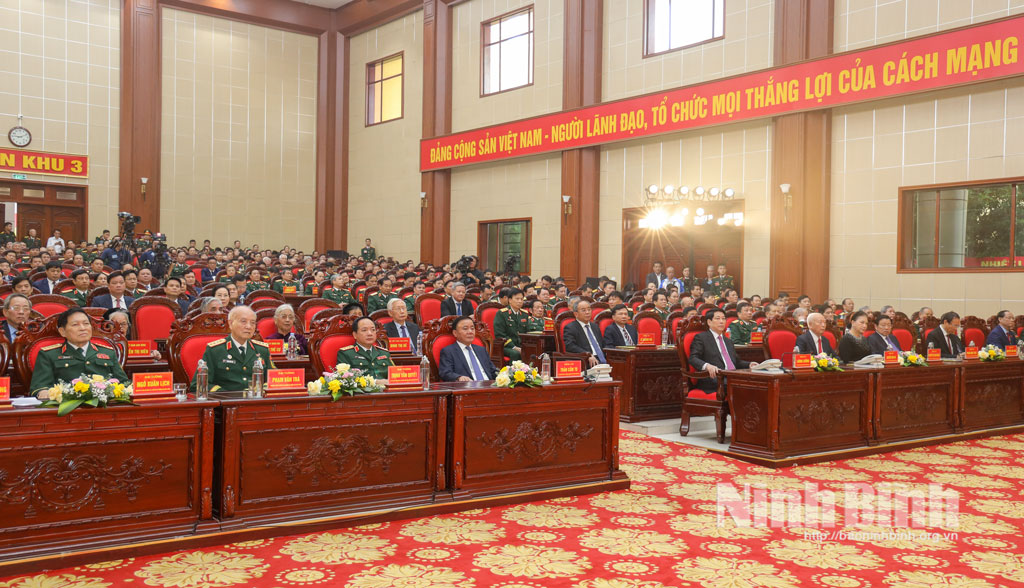 Các đại biểu dự Lễ kỷ niệm 80 năm Ngày truyền thống Lực lượng vũ trang Quân khu 3.