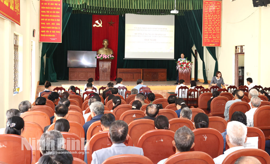 Quang cảnh hội nghị.