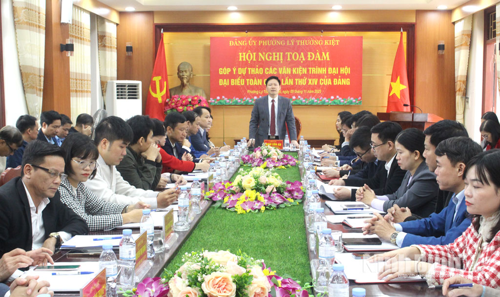 Các đại biểu dự buổi tọa đàm.