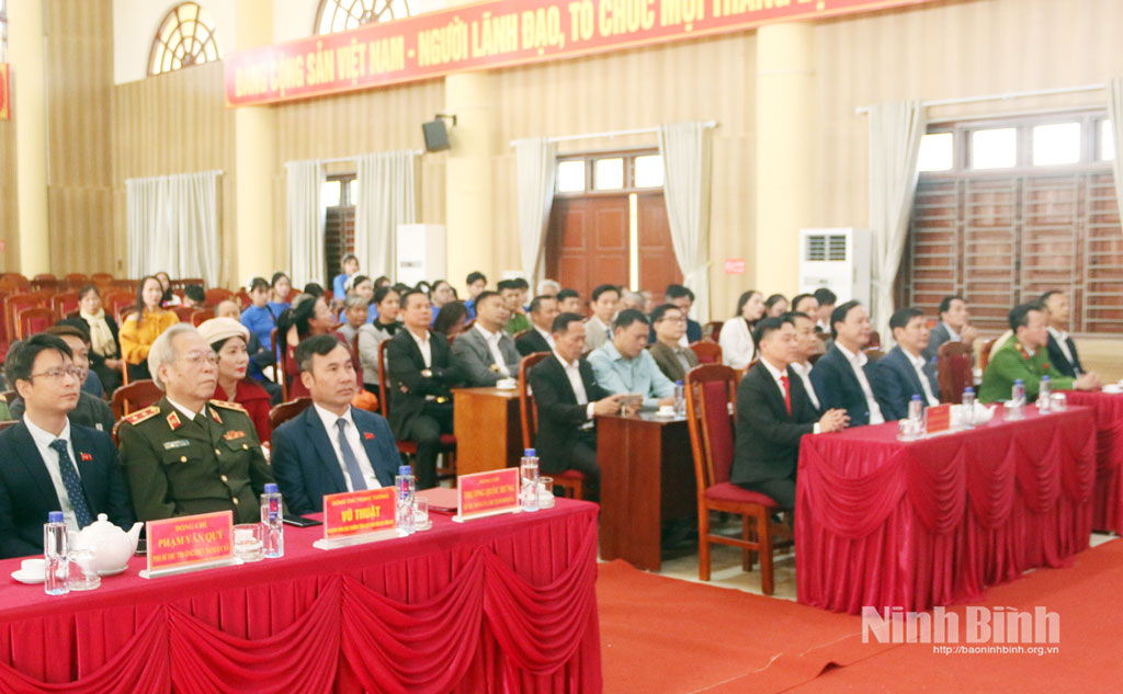 Các đại biểu dự lễ phát động.