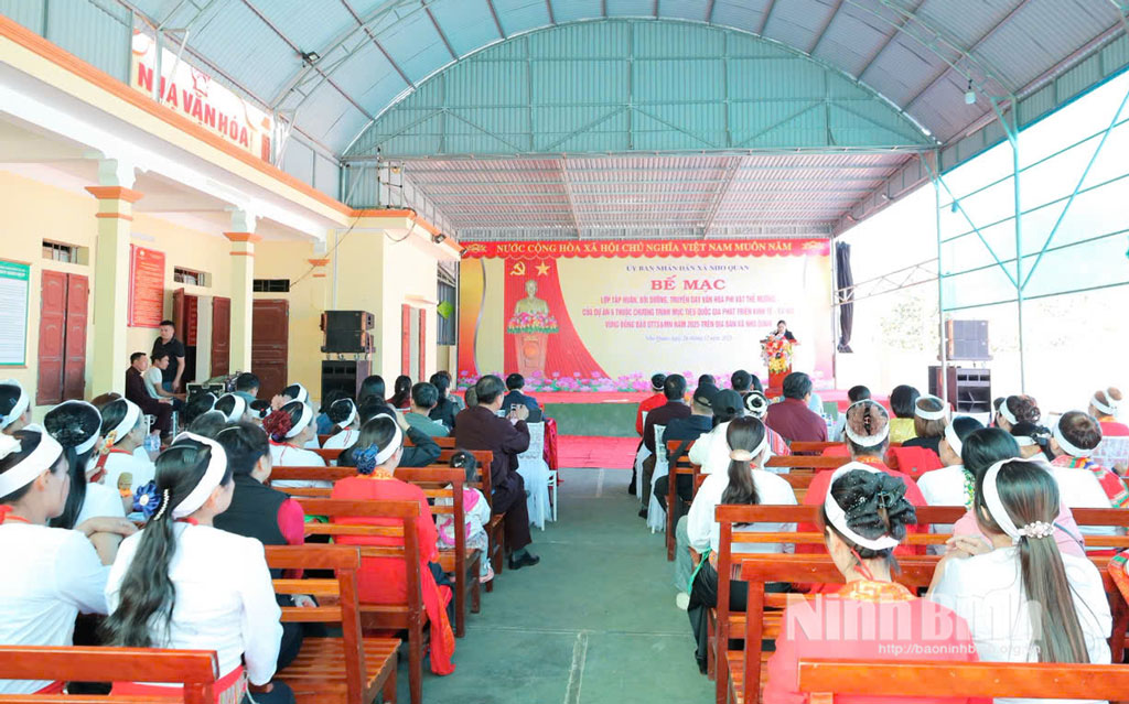 Quang cảnh lễ bế mạc.