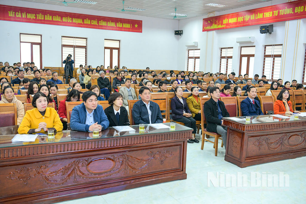 Các đại biểu dự hội nghị.