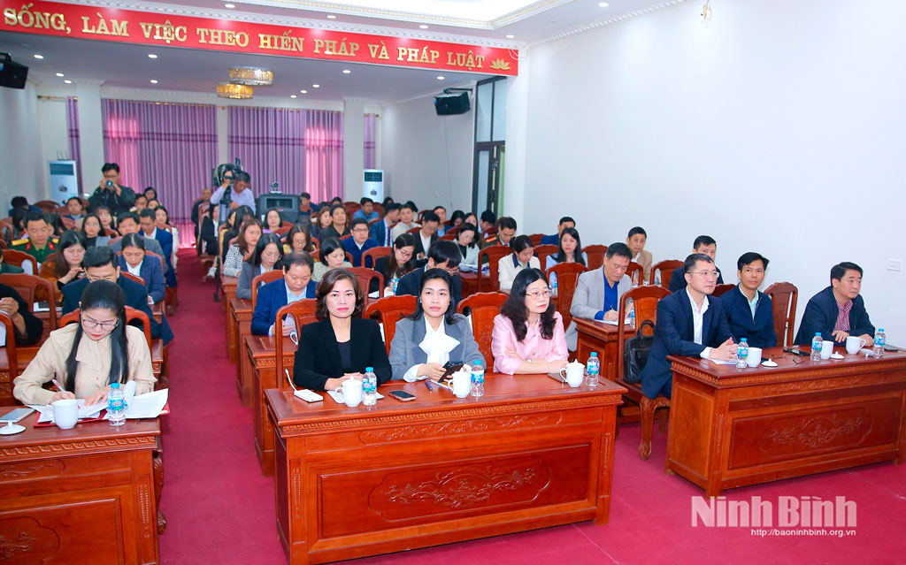 Các đại biểu dự hội nghị.