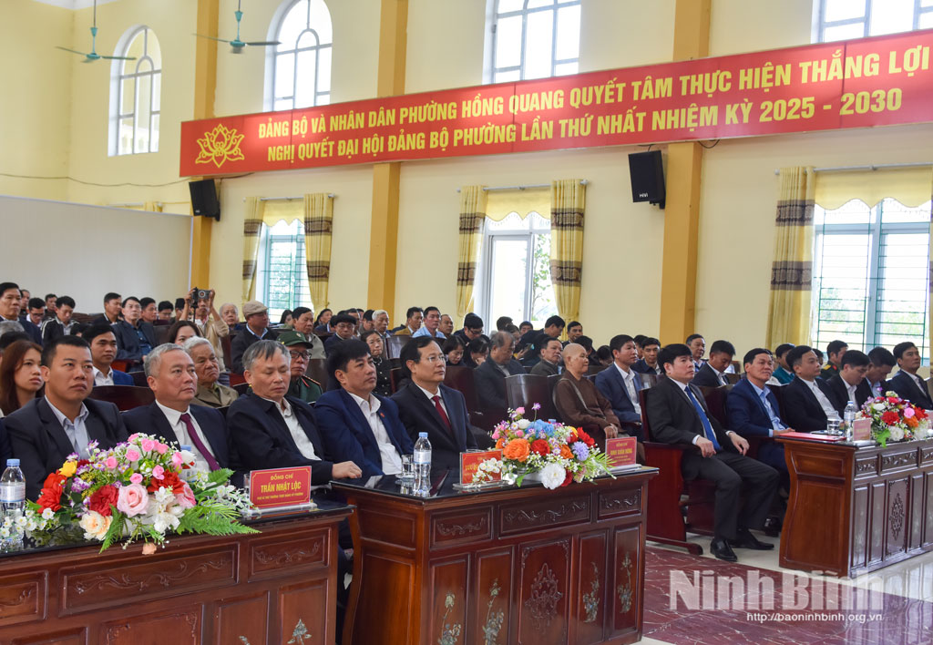 Quang cảnh hội nghị tổng kết phong trào thi đua yêu nước năm 2025, phát động phong trào thi đua yêu nước năm 2026 ở phường Hồng Quang.