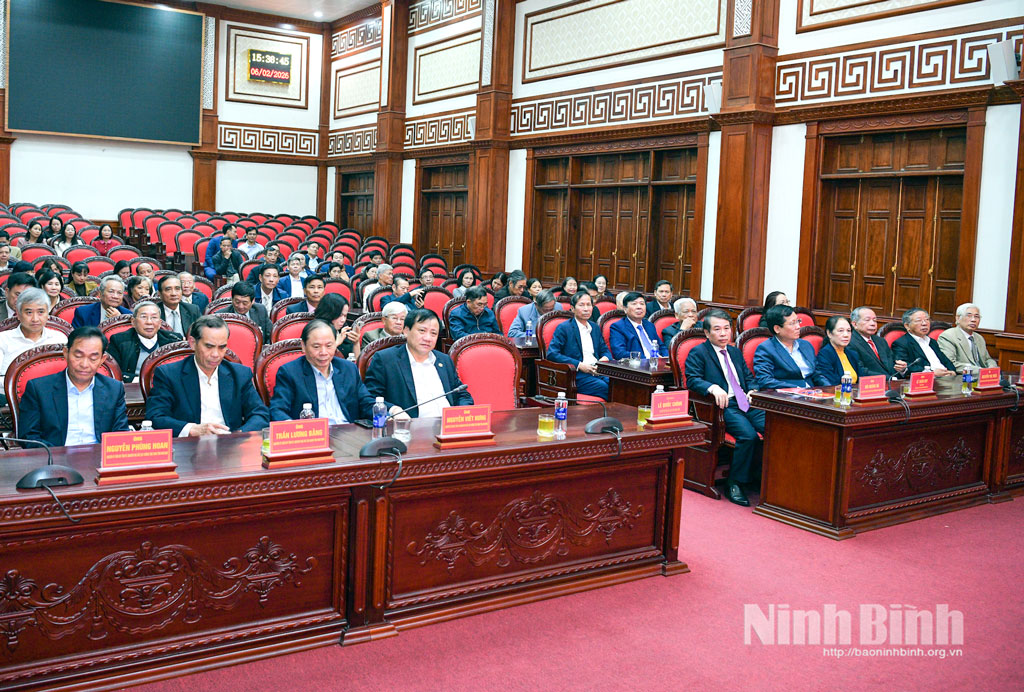 Các đại biểu dự hội nghị.