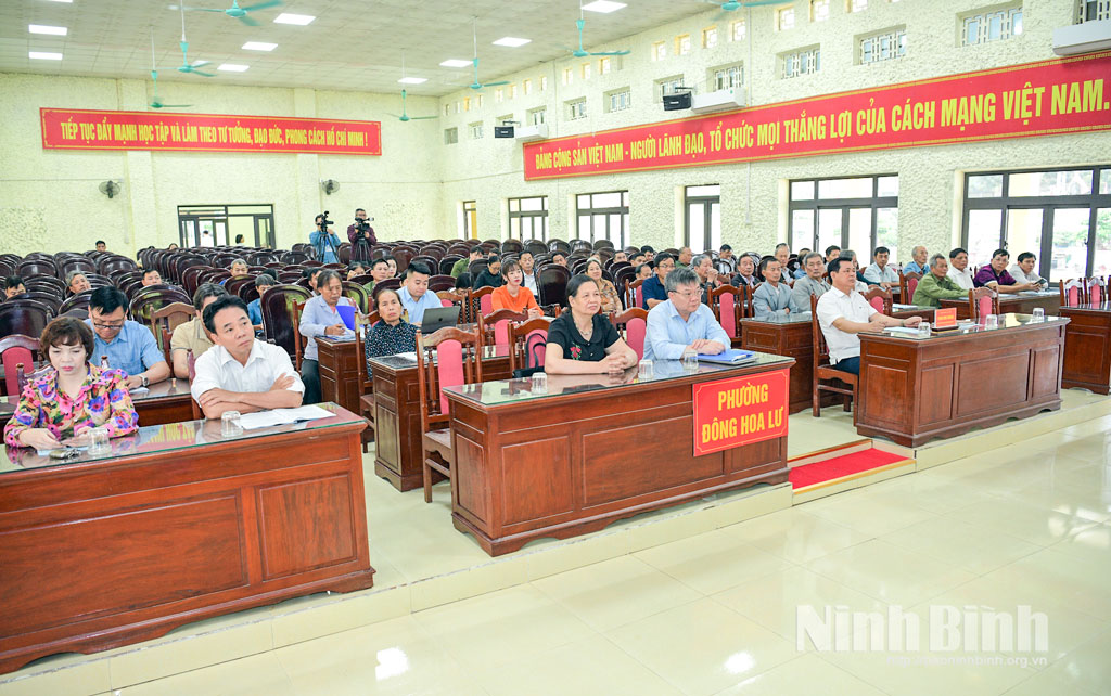 Các đại biểu dự hội nghị.