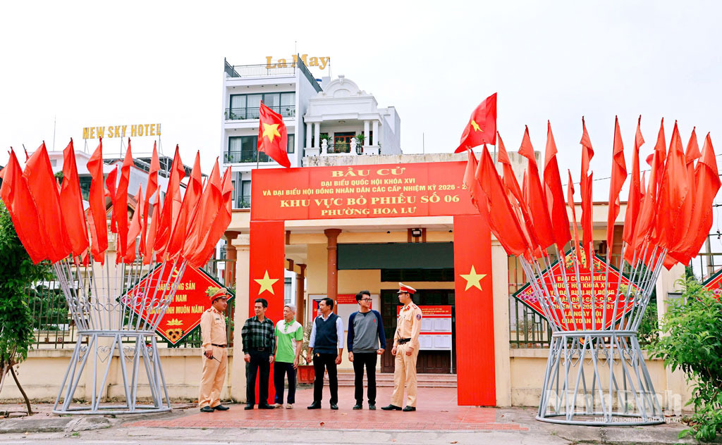 Lực lượng CSGT phối hợp với các lực lượng đảm bảo an toàn cho cuộc bầu cử ĐBQH khóa XVI và đại biểu HĐND các cấp nhiệm kỳ 2026-2031.