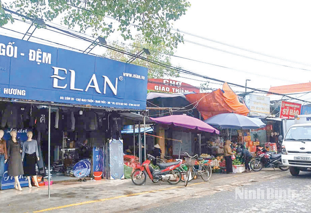 Chợ Giao Thiện, xã Giao Minh cơ bản đáp ứng nhu cầu giao thương hàng hóa cho người dân trong khu vực.