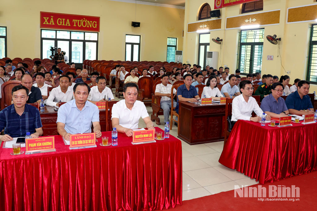 Các đại biểu dự hội nghị.