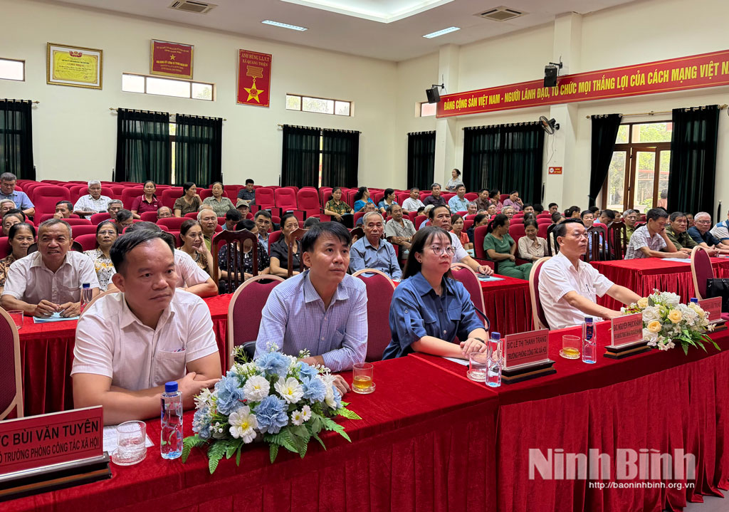 Các đại biểu dự hội nghị.