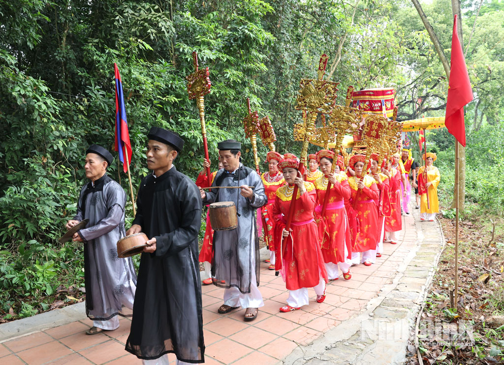 Nghi lễ rước kiệu tại Lễ hội.