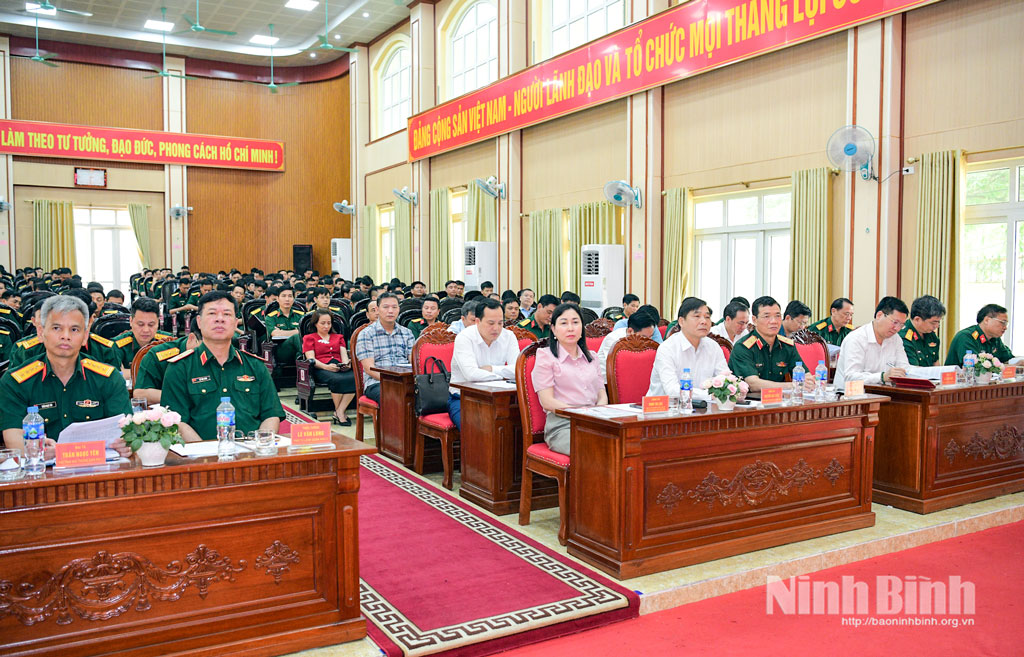 Các đại biểu dự hội nghị.