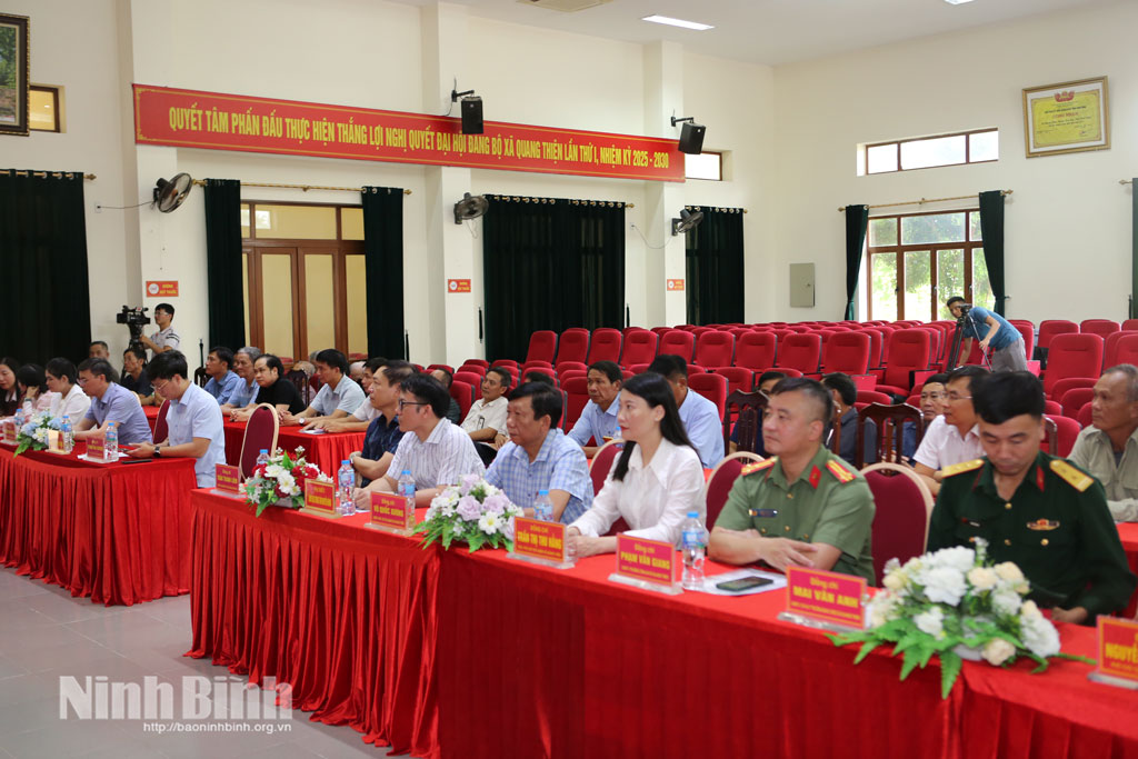 Các đại biểu tham dự hội nghị.