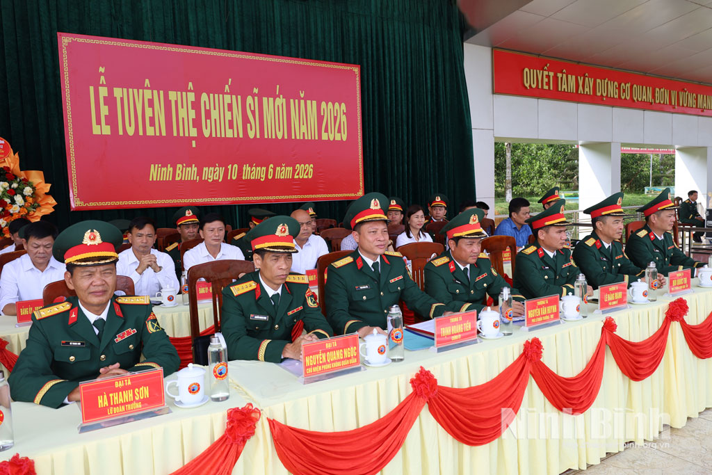Các đại biểu dự Lễ tuyên thệ.