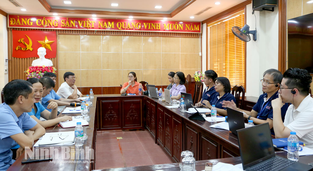 Đại diện Hội NTC tỉnh, Sở Y tế tiếp và làm việc với Đoàn công tác.