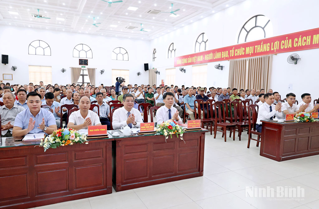 Các đại biểu dự hội nghị.