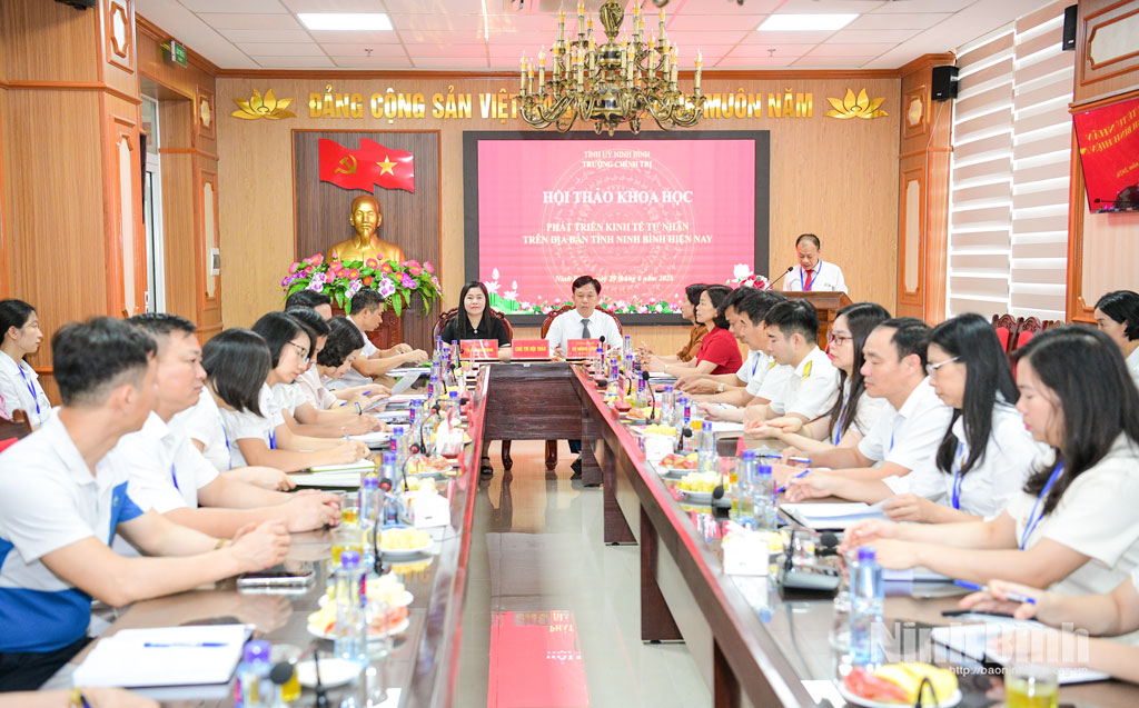 Quang cảnh hội thảo.