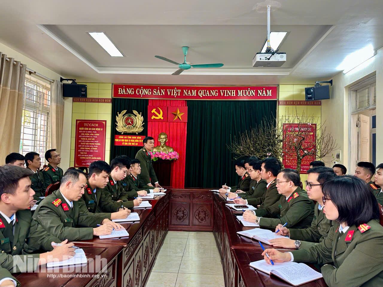 Phòng An ninh mạng và phòng chống tội phạm công nghệ cao, Công an tỉnh Ninh Bình triển khai kế hoạch cao điểm đấu tranh phòng chống tội phạm, đảm bảo an toàn, an ninh mạng trong giai đoạn bầu cử.