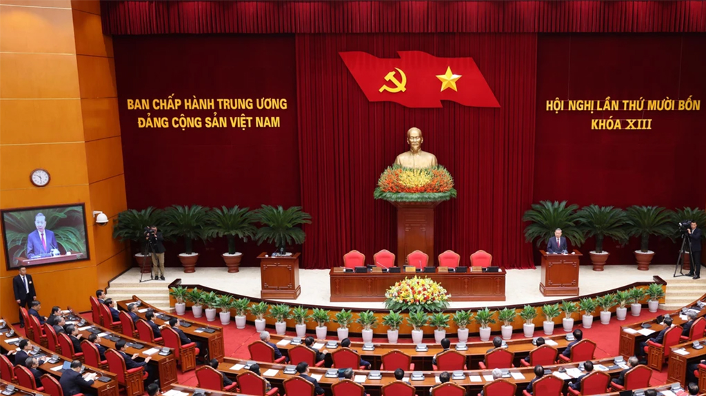 At the closing session of the 14th plenum of the 13th Party Central Committee. (Photo: VNA)