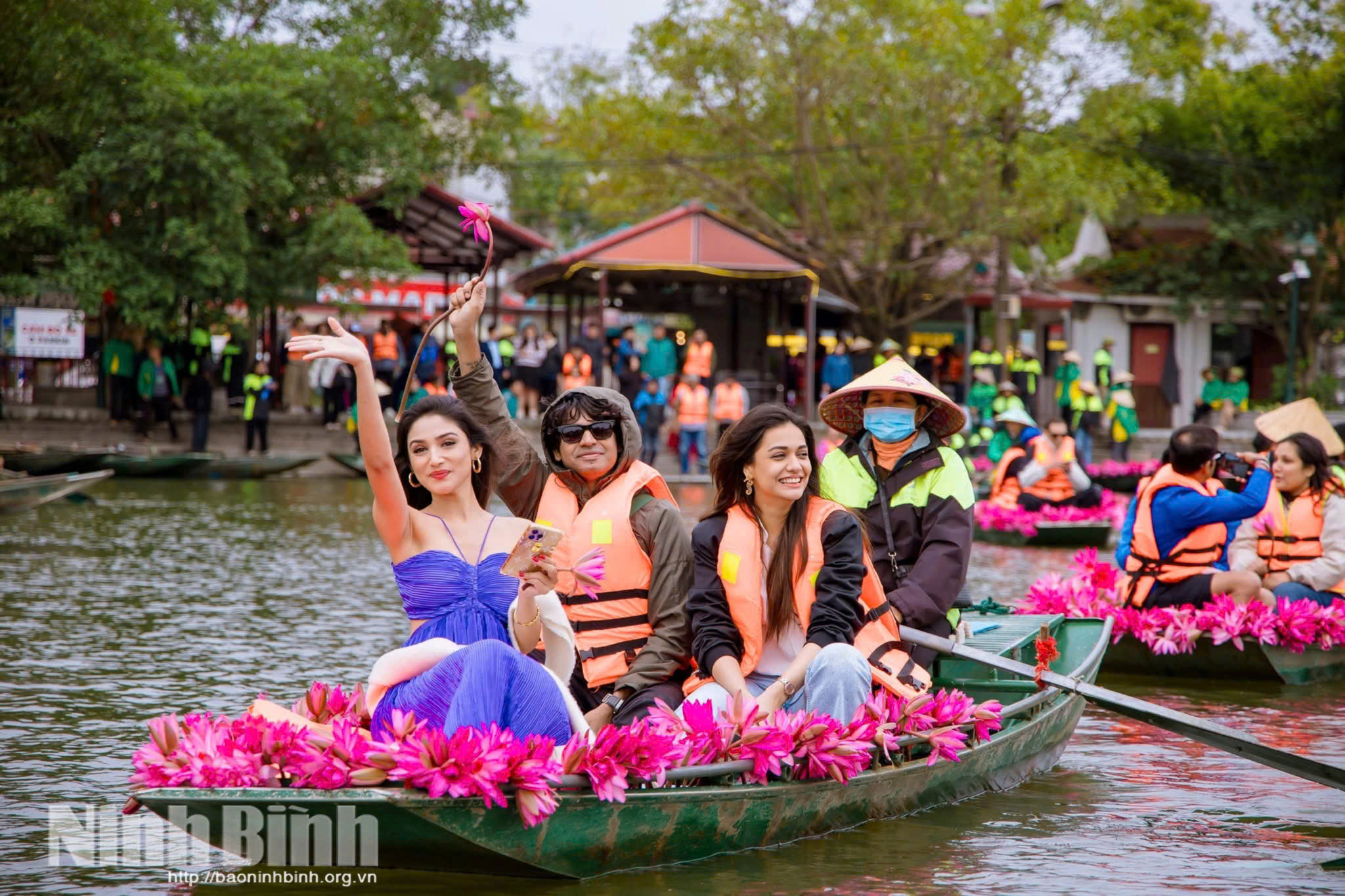 Foreign visitors in Tam Coc tourist area.