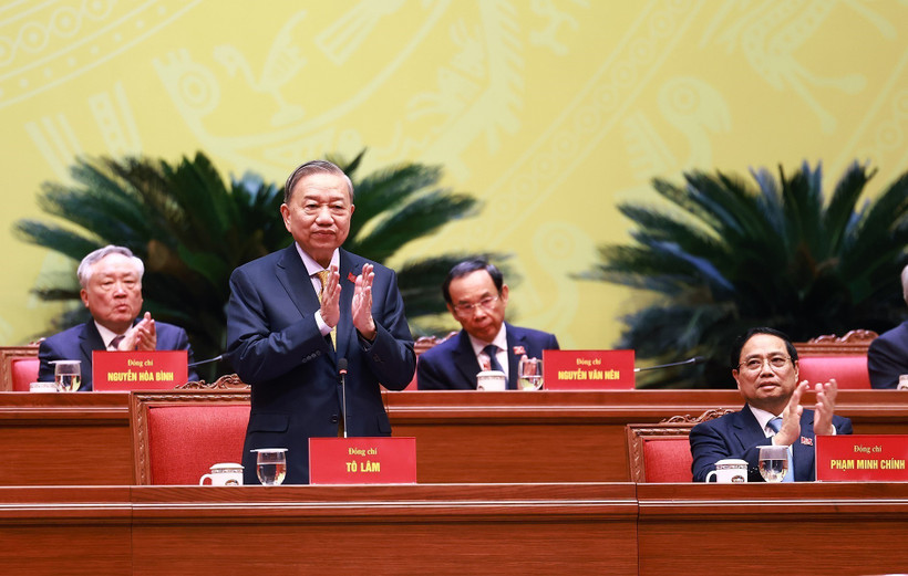 The 14th National Congress of the Communist Party of Vietnam (CPV) continues a full-day session on January 22, chaired by Party General Secretary To Lam President of the Presidium. (Photo: VNA)