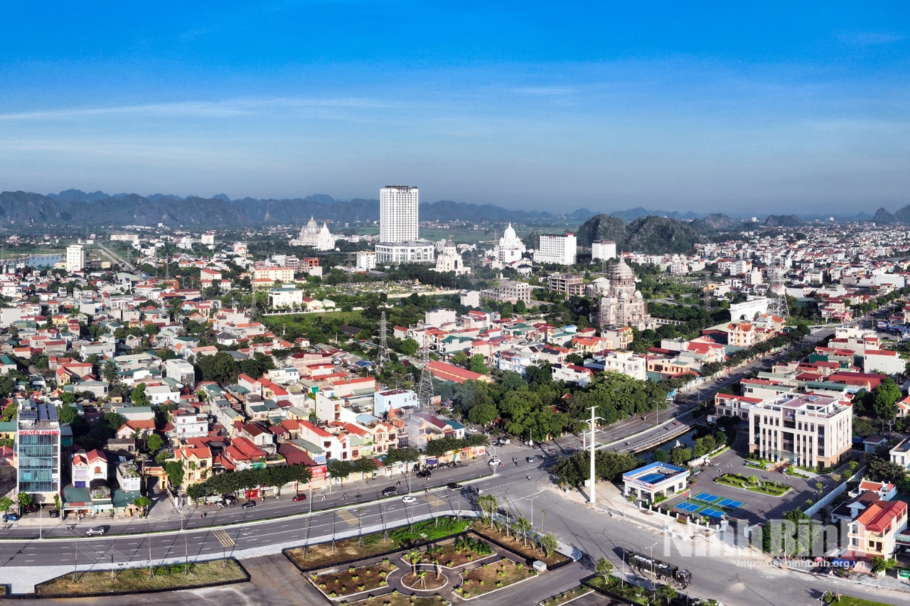 Ninh Binh strives to achieve its goal of becoming a centrally-governed city by 2030.