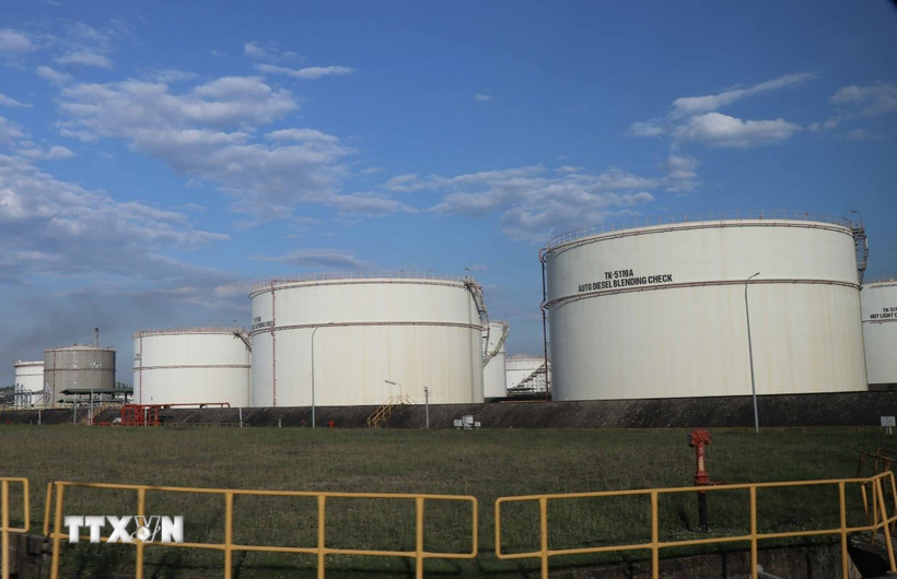 Nhà máy lọc dầu Dung Quất. (Ảnh: Phạm Cường/TTXVN)