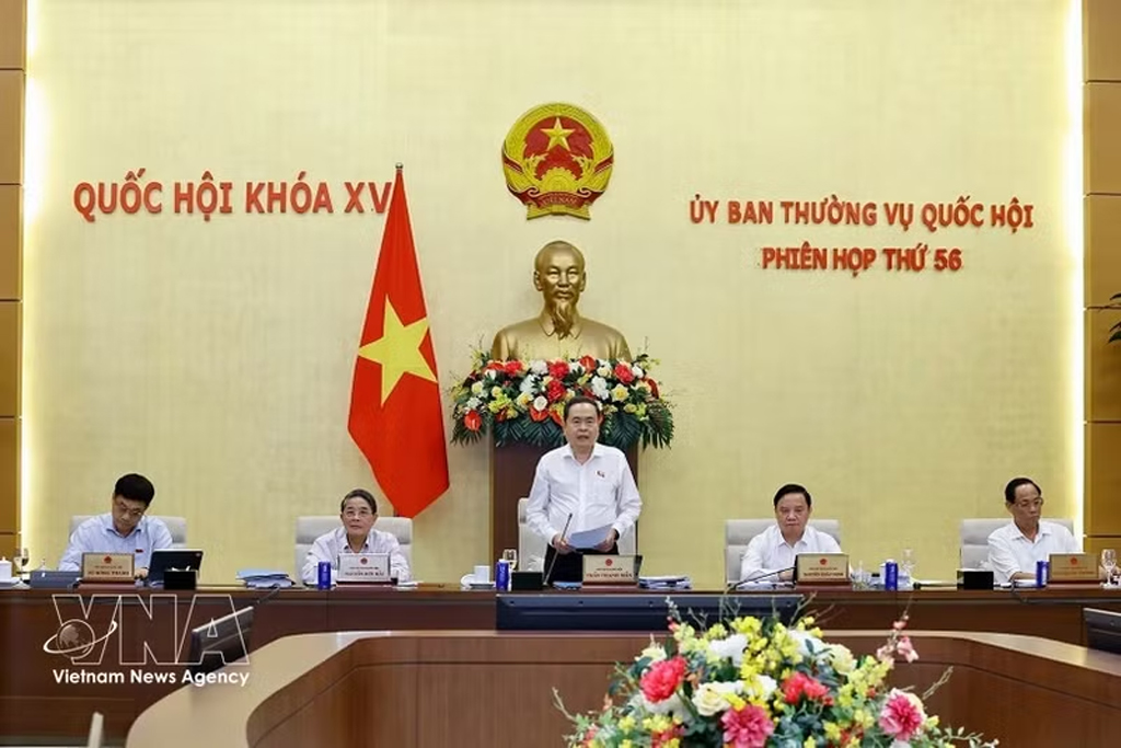 Chairman Tran Thanh Man speaks at the National Assembly Standing Committee's 56th session on the afternoon of April 1. (Photo: VNA)
