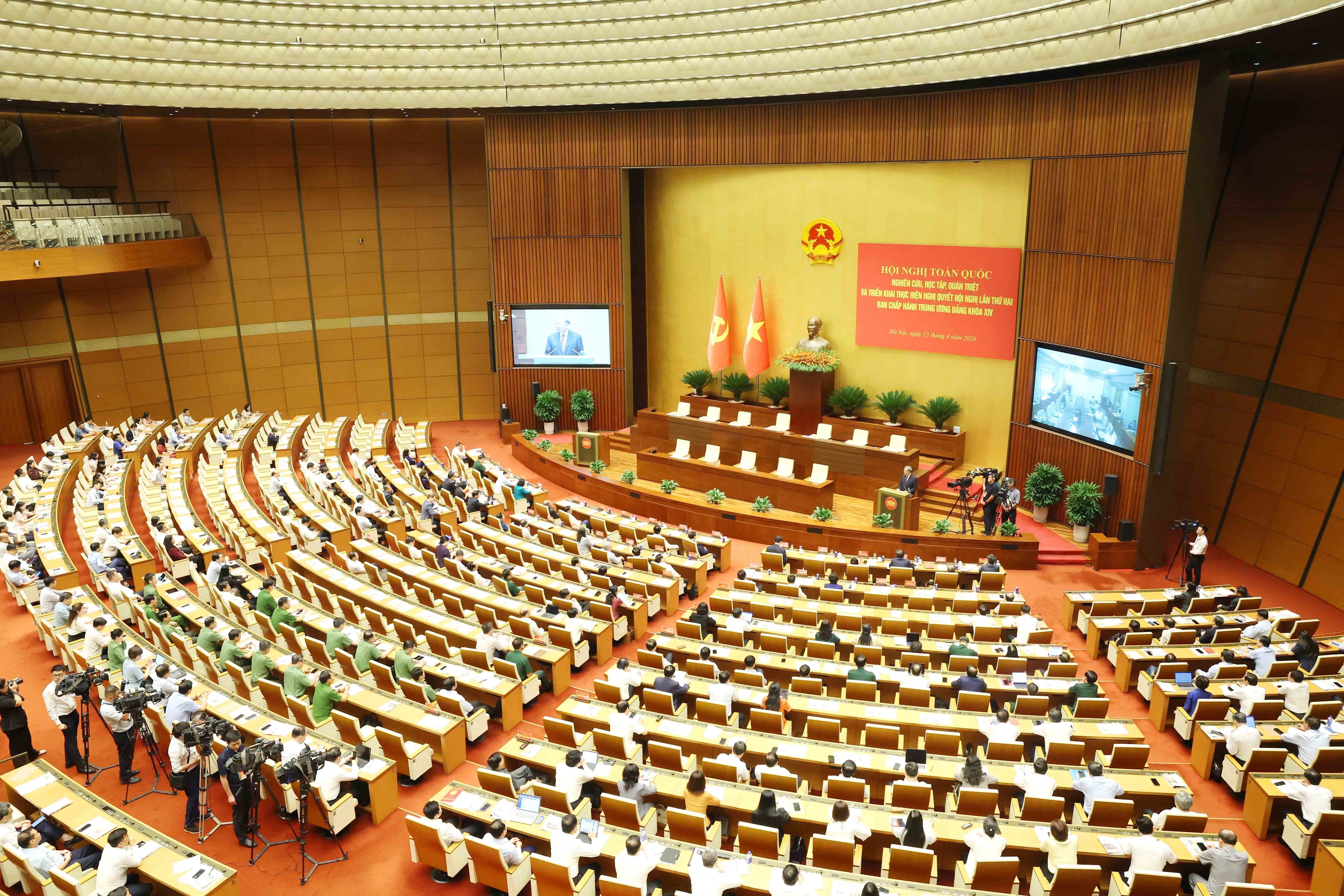 The national conference held on April 13 to study, disseminate and implement the resolution of the second session of the 14th Party Central Committee.