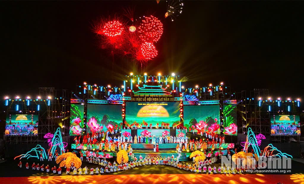 Special art programme at the opening ceremony of Hoa Lu Festival.
