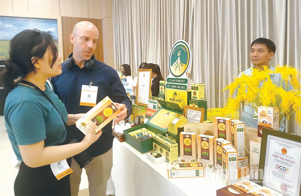 An organic production facility showcases its products on the sidelines of the 8th Organic Asia Congress.