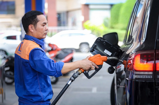 Giá xăng dầu đồng loạt giảm trong kỳ điều hành ngày 14/5.