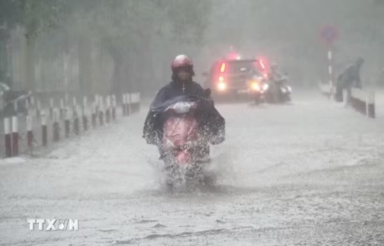 Từ đêm 19/5, mưa có xu hướng gia tăng với khả năng xuất hiện mưa vừa, mưa to, có nơi mưa rất to. (Ảnh: TTXVN)