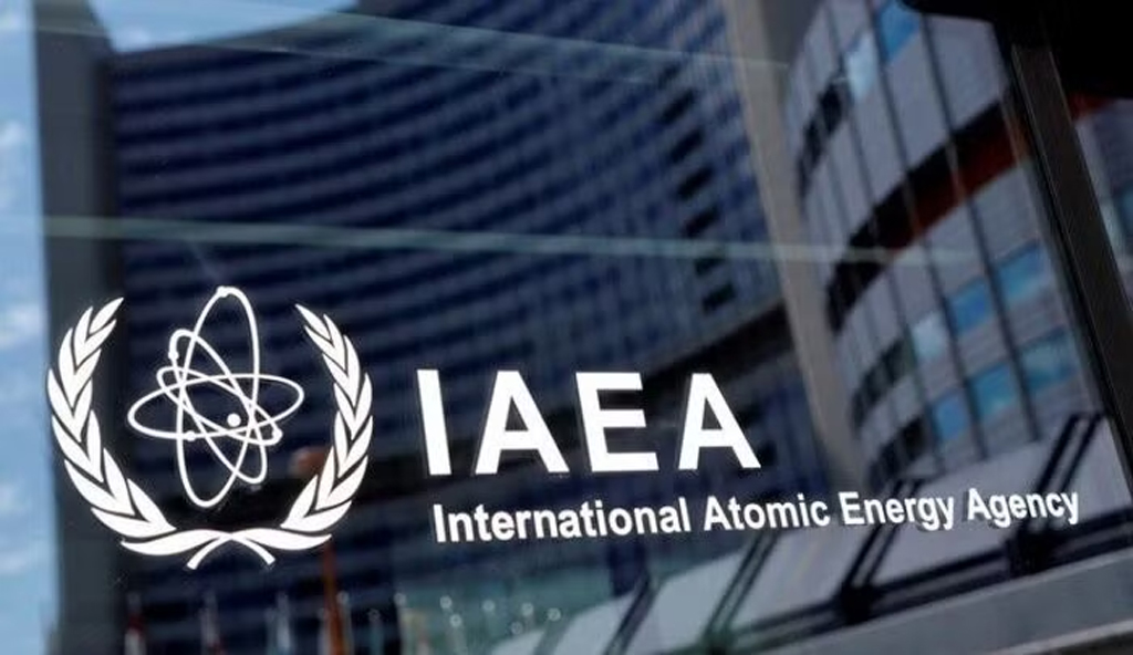 Biểu tượng IAEA tại trụ sở ở Vienna, Áo. (Ảnh: IRNA/TTXVN)