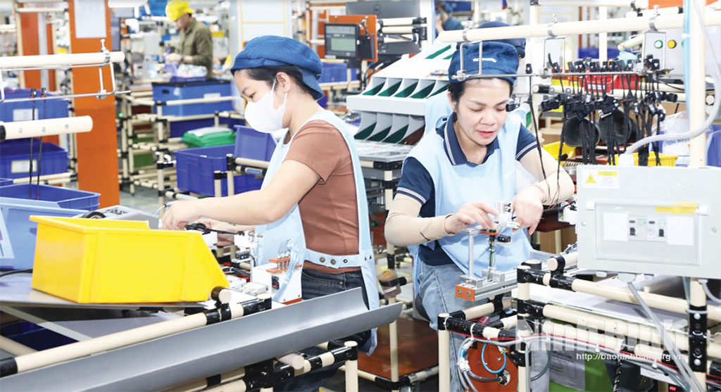 Lương tối thiểu vùng bình quân tăng 310.000-390.000 đồng mỗi tháng.