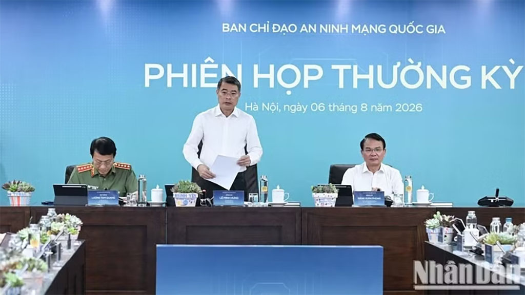 PM Le Minh Hung chairs the second meeting of the National Cybersecurity Steering Committee on August 6. (Photo: Tran Hai)